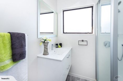 Photo of property in 2/83 Redcrest Avenue, Red Hill, Papakura, 2110