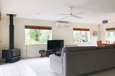 Photo of property in 19a Finlow Drive, Te Atatu South, Auckland, 0610
