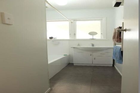 Photo of property in 142 Parkvale Road, Karori, Wellington, 6012