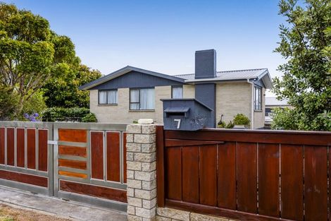 Photo of property in 7 Ponderosa Place, Opunake, 4616