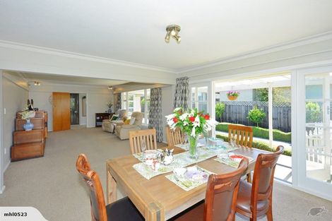 Photo of property in 25 Sevenoaks Drive, Bryndwr, Christchurch, 8053