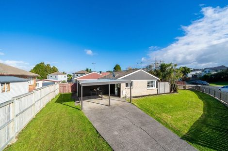 Photo of property in 1/8 Waikaremoana Place, Pakuranga Heights, Auckland, 2010