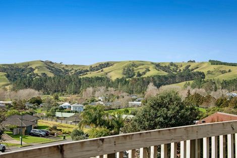 Photo of property in 29 Te Kauri Place, Helensville, 0800