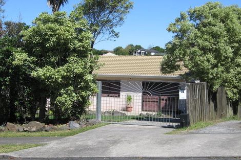 Photo of property in 24 Deverell Place, Northcross, Auckland, 0632