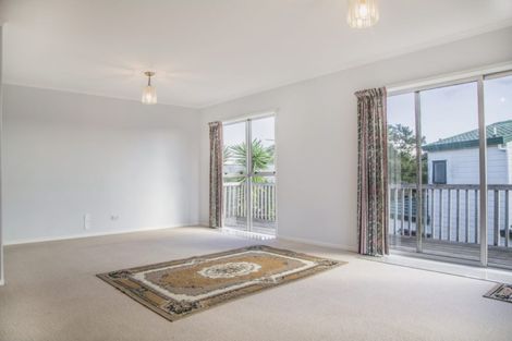 Photo of property in 1/31a Seaview Road, Glenfield, Auckland, 0629