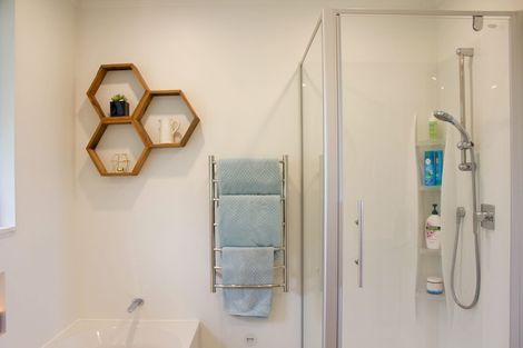 Photo of property in 99c Captain Scott Road, Glen Eden, Auckland, 0602