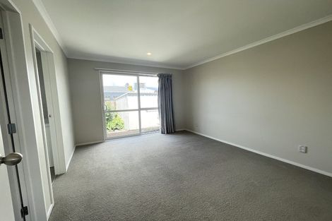 Photo of property in 72 Prince Regent Drive, Half Moon Bay, Auckland, 2012