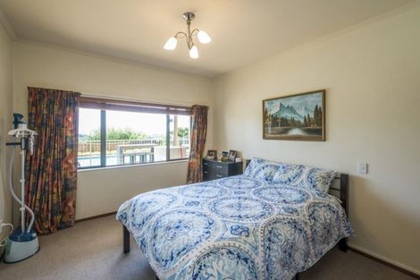 Photo of property in 128 Winara Avenue, Waikanae, 5036
