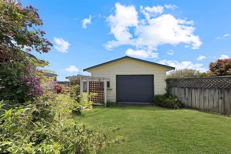 Photo of property in 33 Shortt Street, Foxton Beach, Foxton, 4815