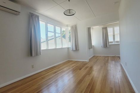 Photo of property in 21 Dimock Street, Titahi Bay, Porirua, 5022