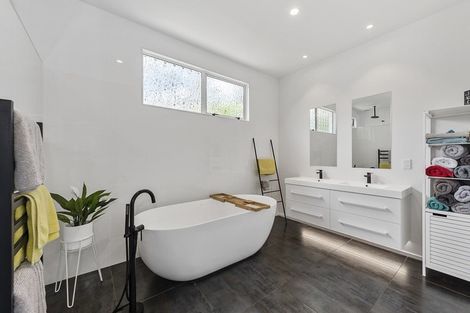 Photo of property in 8 Morrow Avenue, St Andrews, Hamilton, 3200