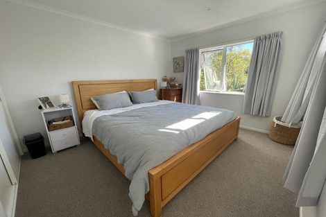 Photo of property in 121 Brian Crescent, Stanmore Bay, Whangaparaoa, 0932