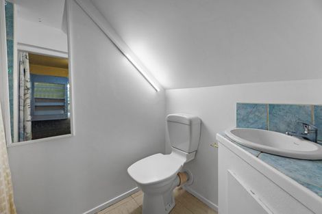 Photo of property in 37 York Road, Titirangi, Auckland, 0604