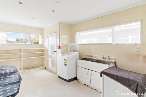 Photo of property in 1 Hill Crescent, Papakura, 2110