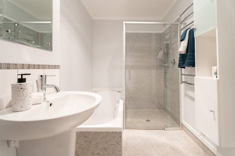 Photo of property in 34 Oriel Avenue, Tawa, Wellington, 5028