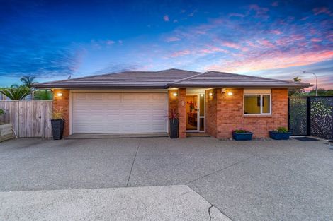 Photo of property in 8 Bayview Park Lane, Orewa, 0931