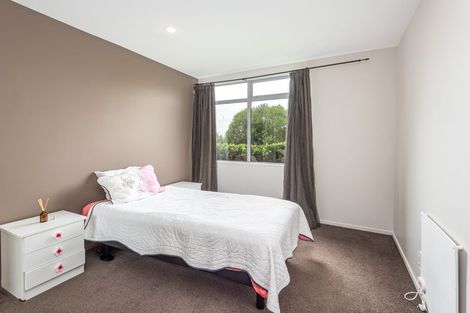 Photo of property in 2 Redcliffs View Lane, Redcliffs, Christchurch, 8081