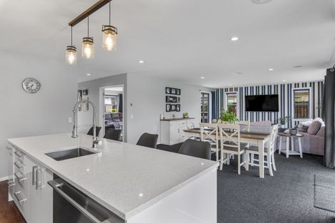 Photo of property in 47 San Priamo Place, Paraparaumu Beach, Paraparaumu, 5032