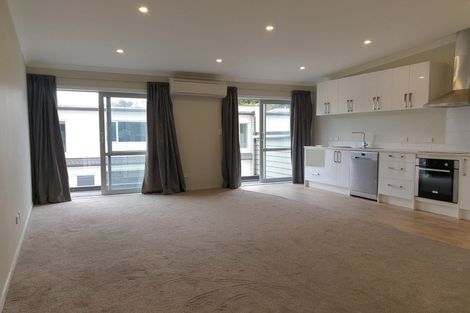 Photo of property in 1/19 Collins Avenue, Tawa, Wellington, 5028