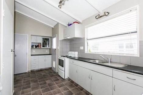 Photo of property in 717 Ballantyne Street, Frimley, Hastings, 4120