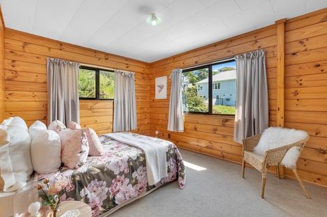 Photo of property in 33 Hindmarsh Street, Johnsonville, Wellington, 6037