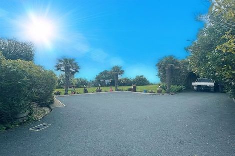 Photo of property in 85 Constable Road, Muriwai, Waimauku, 0881