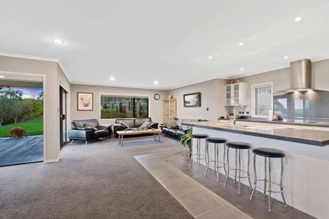 Photo of property in 81 Vaughans Road, Okura, Albany, 0792