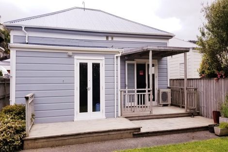 Photo of property in 11 Medway Street, Island Bay, Wellington, 6023