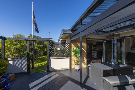 Photo of property in 32 Millennium Hill, Paraparaumu, 5032