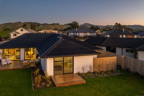 Photo of property in 48 Katania Heights, Brightwater, 7022