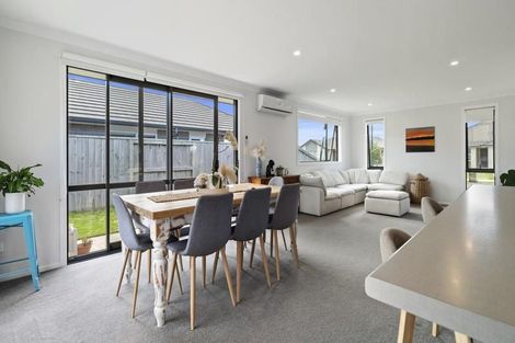 Photo of property in 38 Piata Street, Papamoa Beach, Papamoa, 3118