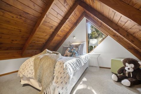 Photo of property in 37 Mappin Place, Chatswood, Auckland, 0626