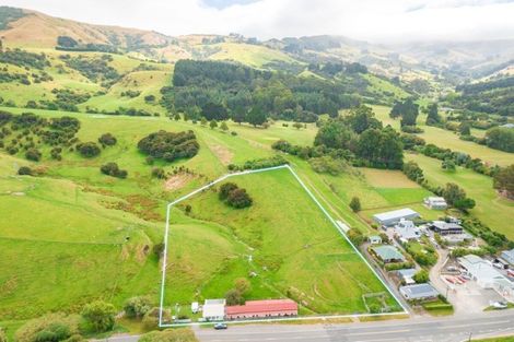 Photo of property in 6025 Christchurch Akaroa Road, Duvauchelle, 7583