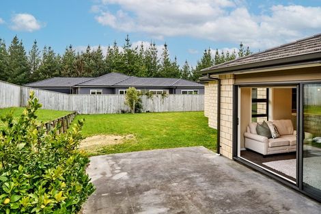 Photo of property in 96 Endeavour Drive, Whitby, Porirua, 5024