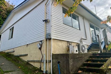 Photo of property in 2/159a Newlands Road, Newlands, Wellington, 6037