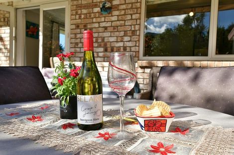 Photo of property in 9 Robinia Place, Snells Beach, 0920