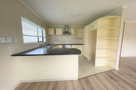 Photo of property in 104 Pitt Avenue, Clendon Park, Auckland, 2103