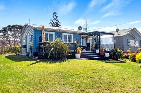 Photo of property in 22 The Crescent, Waihi Beach, 3611