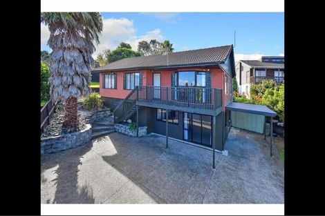 Photo of property in 21 Orinda Close, Botany Downs, Auckland, 2010
