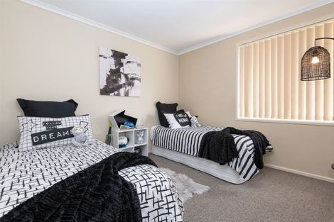 Photo of property in 4 Willscarlet Lane, Hamilton East, Hamilton, 3216