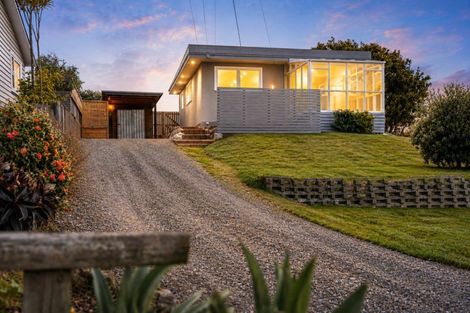 Photo of property in 12 Gavin Road, Raumati Beach, Paraparaumu, 5032