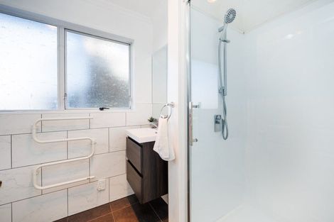 Photo of property in 28 Cascade Crescent, Westbrook, Palmerston North, 4412