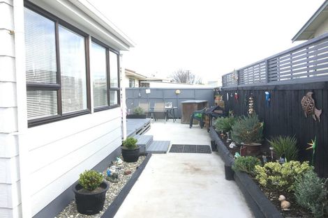 Photo of property in 27 Roore Street, Foxton Beach, Foxton, 4815