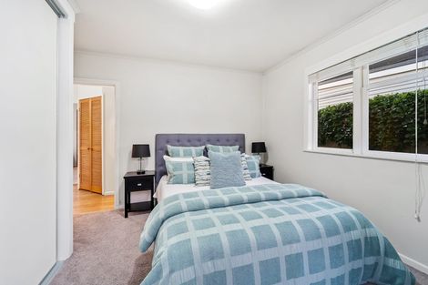 Photo of property in 1/50 Sylvan Avenue, Northcote, Auckland, 0627