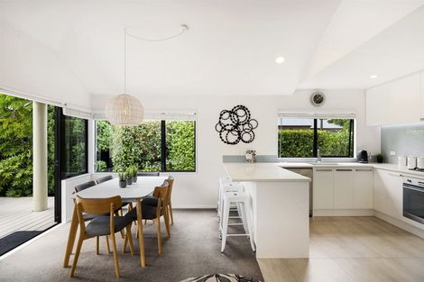 Photo of property in 2/19 Trafalgar Road, Milford, Auckland, 0620