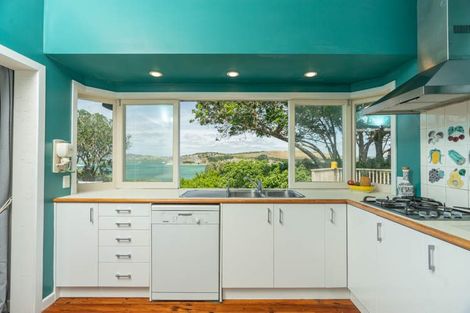 Photo of property in 11 Cliff Street, Onerahi, Whangarei, 0110