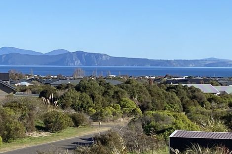 Photo of property in 26 Lacebark Drive, Kinloch, Taupo, 3377