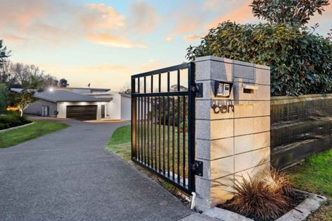 Photo of property in 10 Gavinike Place, Waimauku, 0812