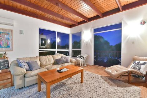 Photo of property in 5 Mayfair Crescent, Mairangi Bay, Auckland, 0630