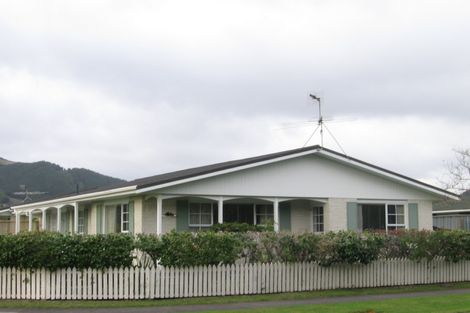 Photo of property in 90 Rimu Street, Waikanae, 5036